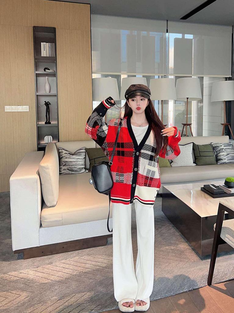 Women's Retro Plaid V-Neck Wool Knit Cardigan Sweater - Early Spring British Style