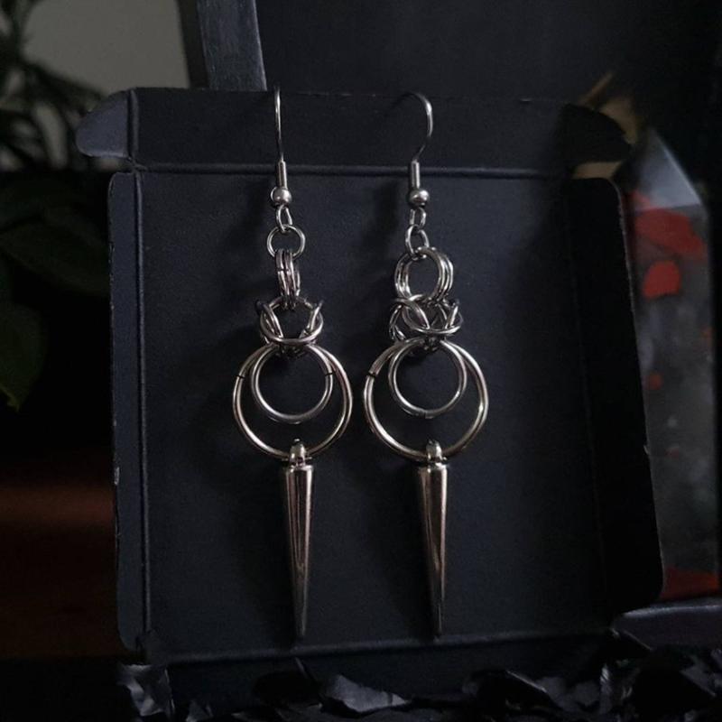 Punk Metal Piercing Curved Spike Earrings For Women Goth Grunge Aesthetic Rivet Earrings Jewelry Gift