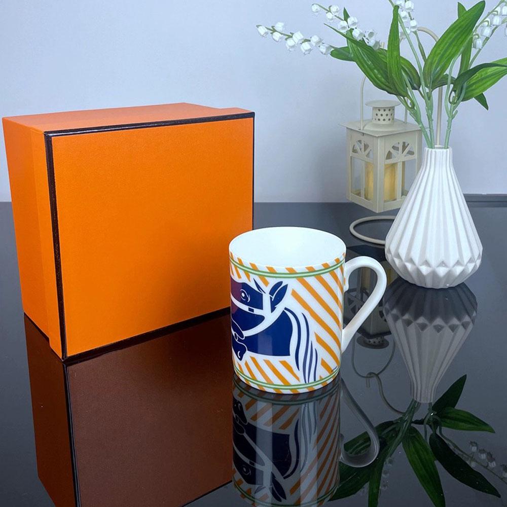 Europäischer Leichter Luxus Fortschrittliches Knochenporzellan Tasse Becher Becher Exquisite Nachmittagstee Hochwertige Tasse Wasserbecher Kaffeetasse Weihnachtsgeschenke