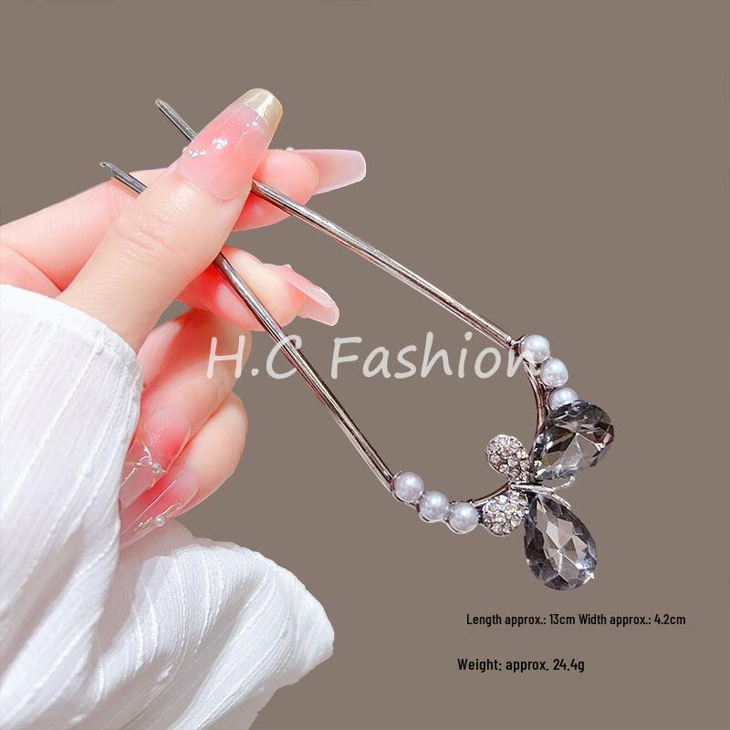 Elegant U-Shaped Butterfly Tassel Hairpin - Ancient Style Floral Accent for Qipao