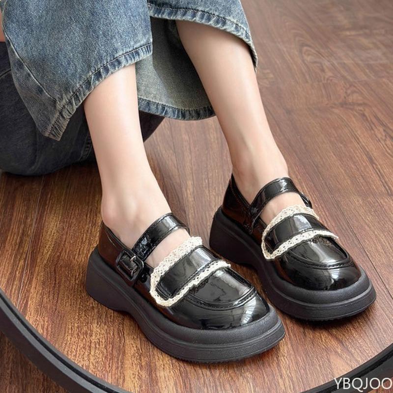 Fashion Fashionable Thick soled Single Shoes for Women in Spring Autumn Versatile Student Retro Anti slip Unique Single Shoes