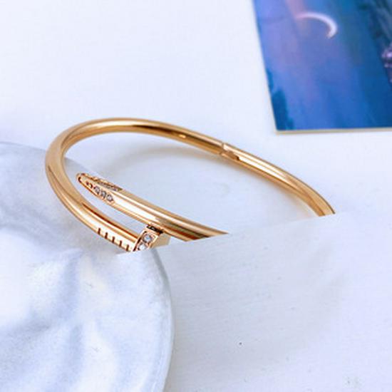 Dreifarbige Drei-Ring-Strass-Ohrringe mit 18 Karat Vergoldung für Damen