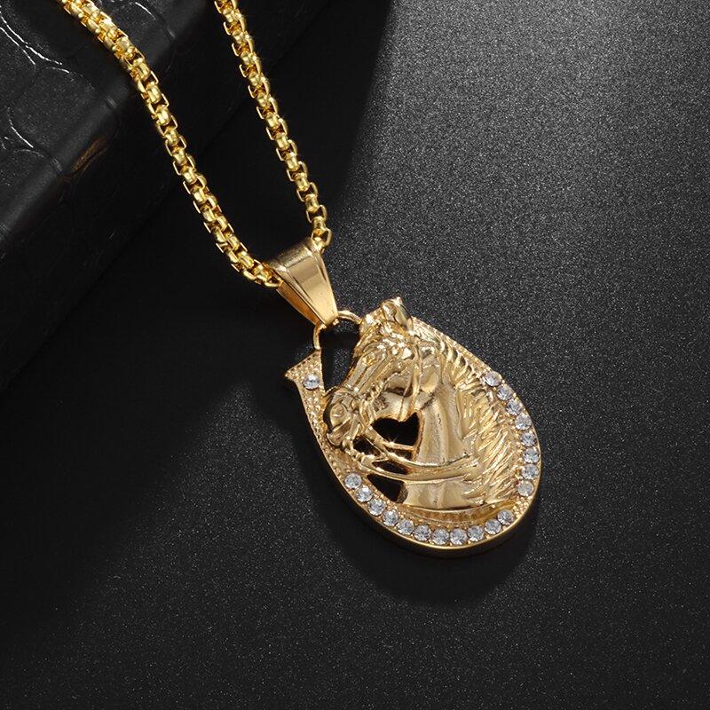 Hip-Hop Shiny Ice Out Zircon Gold Color Horse Head Pendant Horseshoe Necklace for Men and Women Trendy Rock Party Jewelry