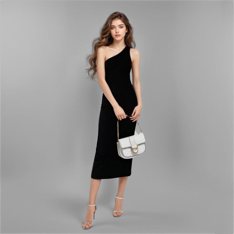 

Европейское и американское длинное платье с открытыми плечами и халтером - Летний нишевый дизайн высокого класса для женщин, стиль с акцентом на талии в наличии Small чёрный