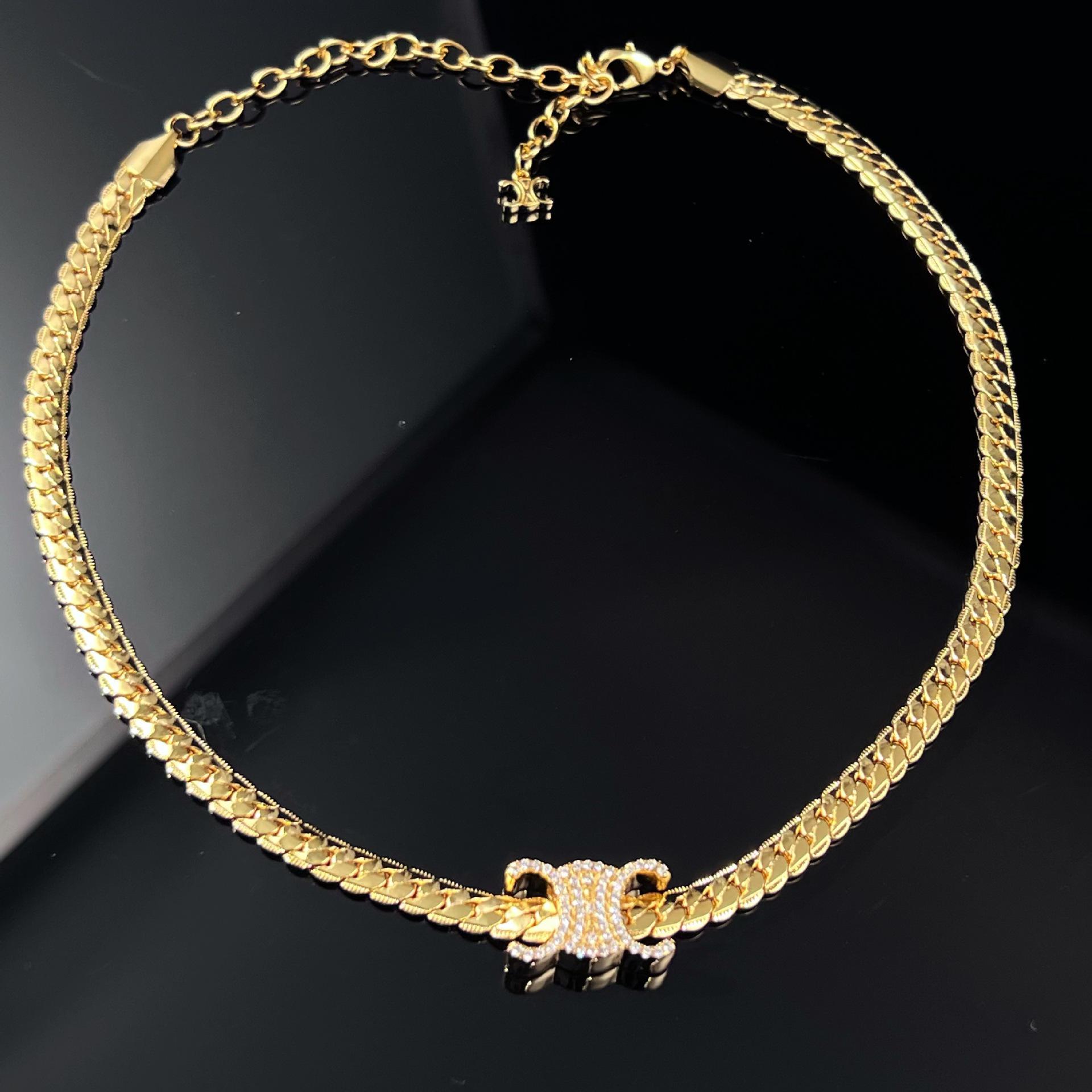 Двусторонняя плетёная змеиная кость necklace Saijia с жемчужным браслетом и бриллиантовым логотипом - Европейский и американский стиль роскоши.
