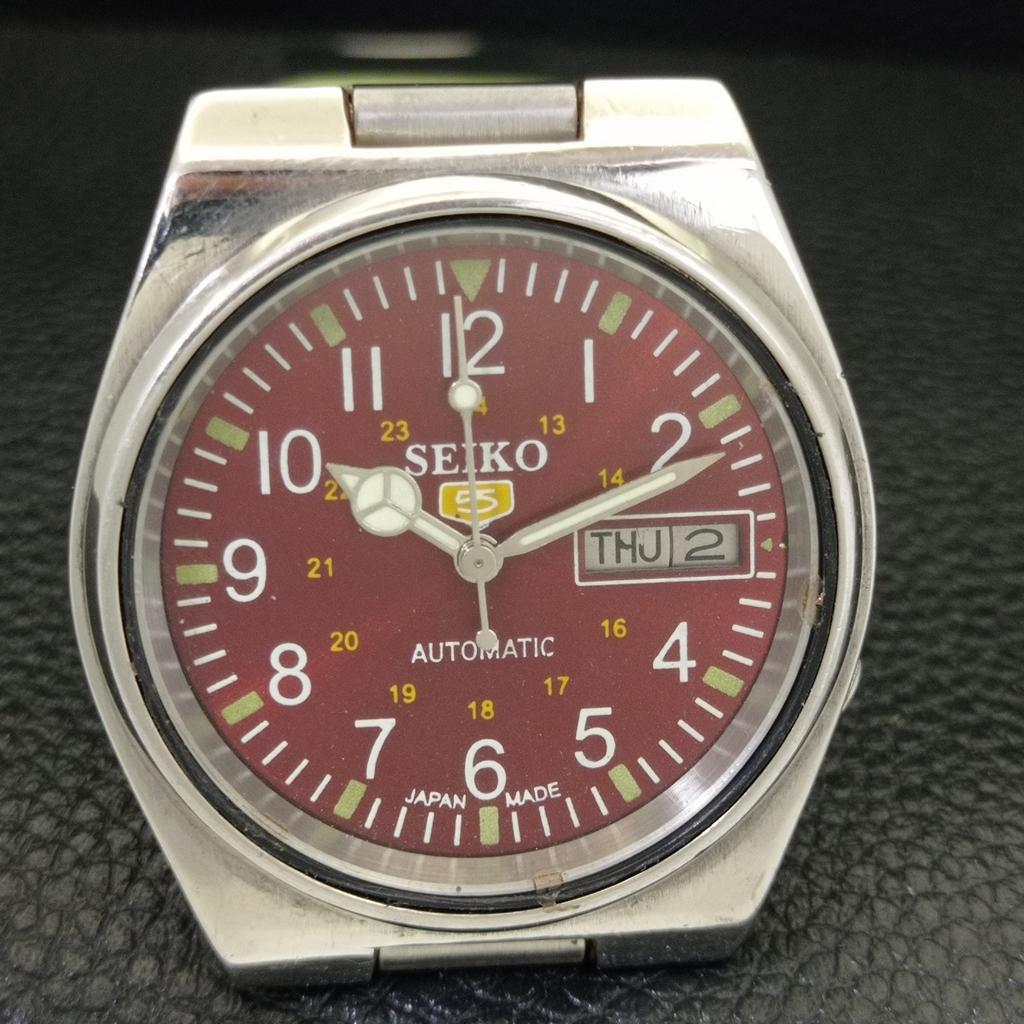 GENUINE VINTAGE SEIKO 5 AUTOMATIC JAPAN 7009A MENS MAROON DIAL WATCH A701397-5 R206a-a701397