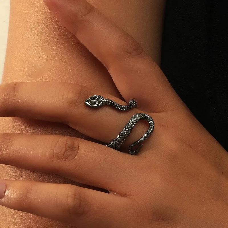 Retro Snake Ring Black Color Adjustable Stainless Steel Rings for Women Men Vintage Punk Hip Hop Bands Jewelry Accessories Gift