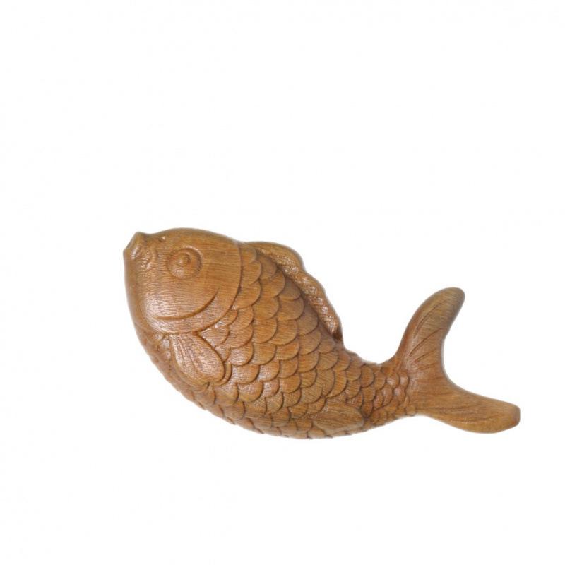 **Cute Koi Fish Carving (Yai Bai Boxwood) - Childlike Handheld Sculpture for Wealth and Fortune**