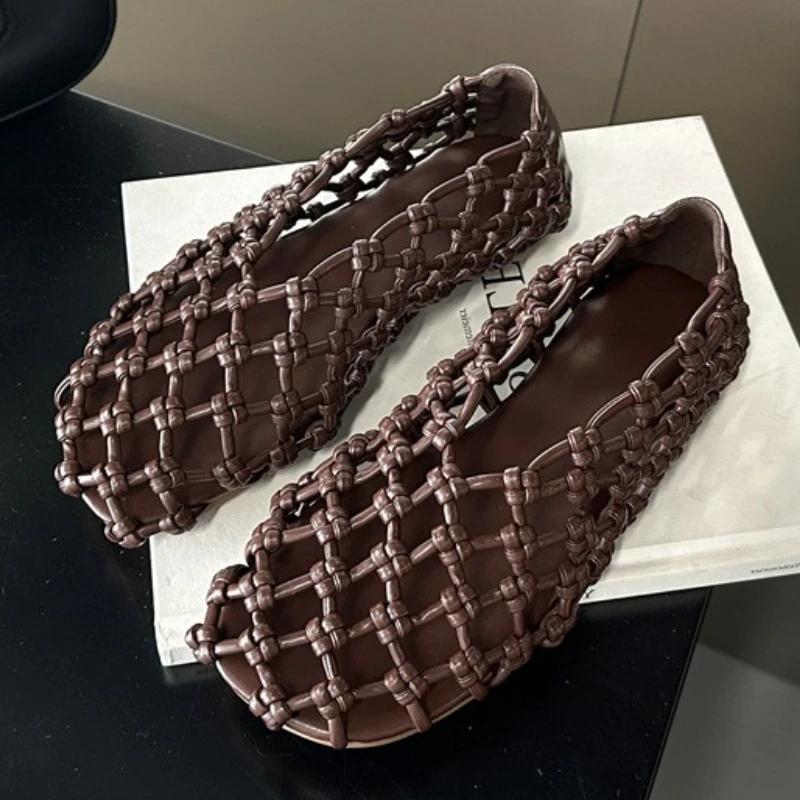 Fashion Breathable Mesh Woven Flat Sandals Women Fashion Round Toe Shallow Brand Designer Shoes Comfortable 35-43 Large Size Beach Shoes