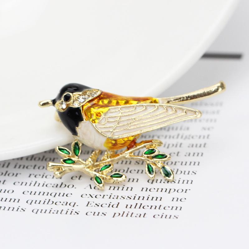 Bird Brooch New Oil Drop Painting Simple Fashion Brooch Pin Suit Temperament Alloy Pearl Neckpin Jewelry