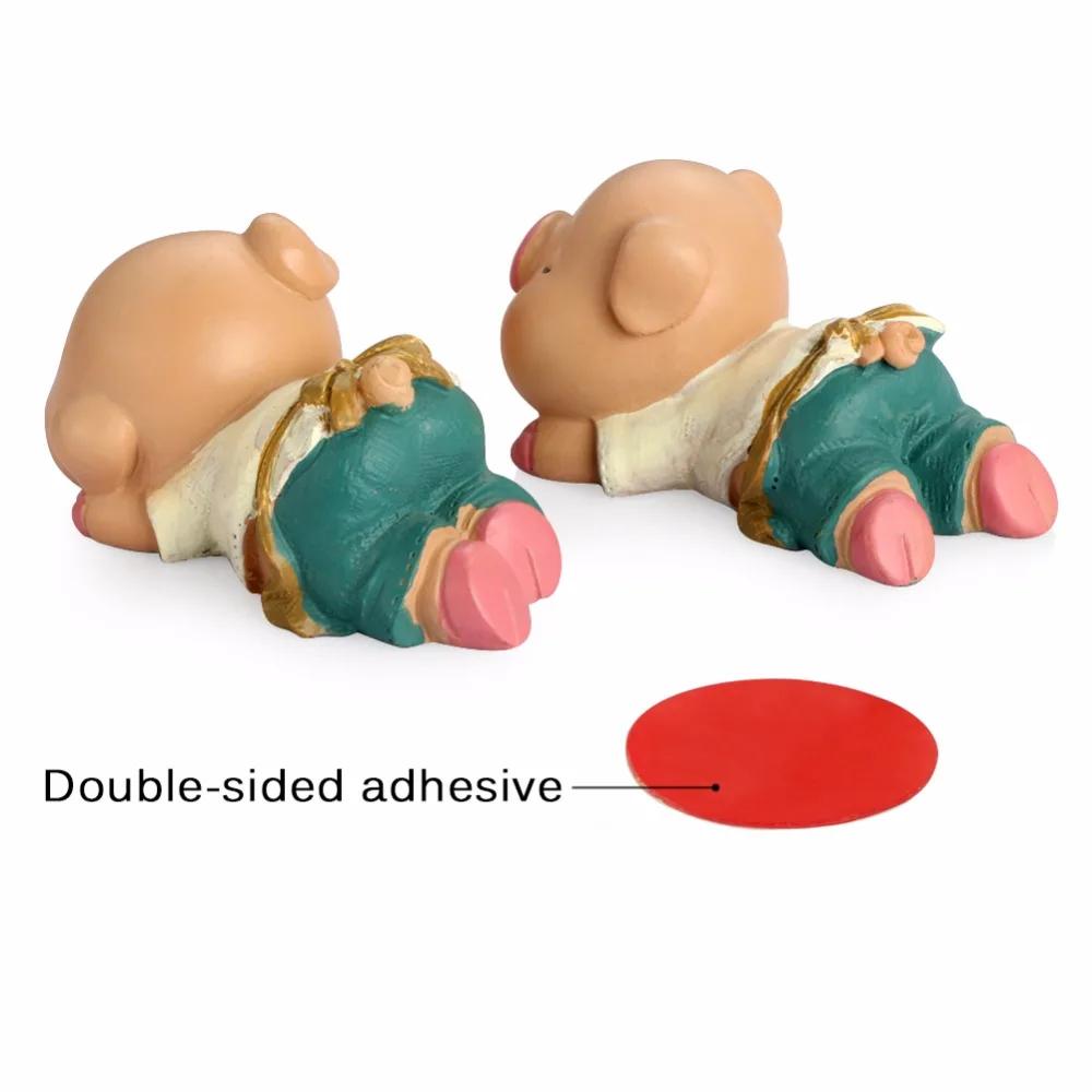 2PCS/Set Car Ornaments Resin Pig Couple Cute Doll Figure Interior Dashboard Decor Toys Automobiles Decoration Accessories Gifts