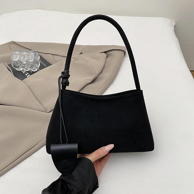 A Niche Underarm Bag, Simple and Casual, Single-shoulder Matte Fashionable Handbag