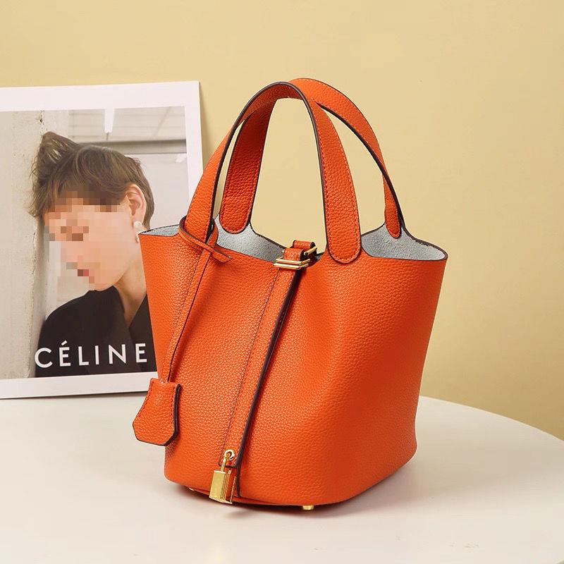 

2025 Versatile Large Capacity Autumn/Winter Fashion Bucket Handbag