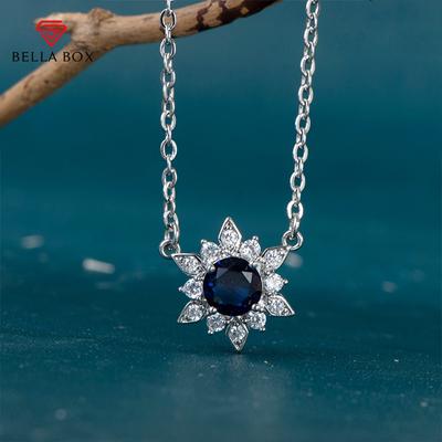Jednoduchý stylový květinový náhrdelník pro ženy Luxusní osázený modrým zirkonem Elegantní dámský náhrdelník Svatba Trendy šperk Dárek