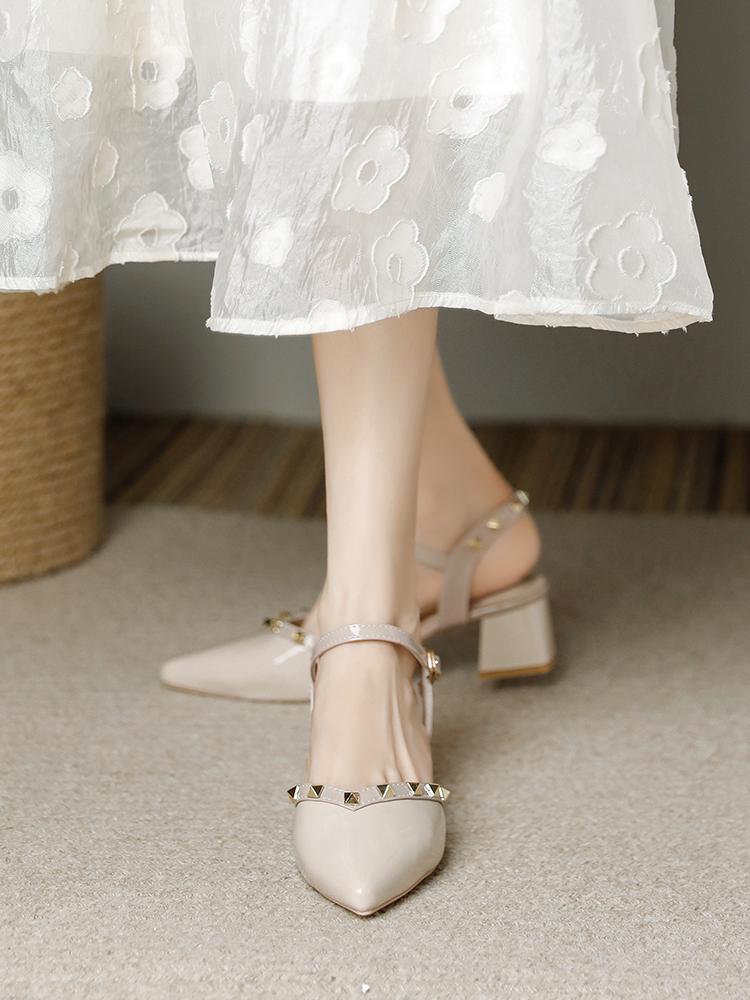 Fashion 2025 Spring and Autumn New Style Fashionable Comfortable and Elegant Pointed Toe Wear-resistant Casual Rivet Sandals for Women