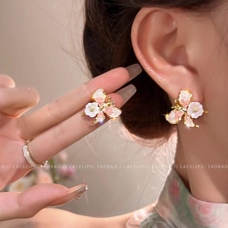 

Элегантные серьги-пусеты с кисточками 2024: Высококлассный, Модный и Универсальный для Женщин