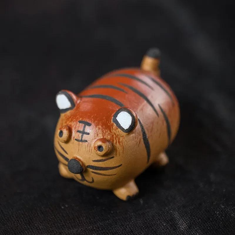 

Yixing Purple Clay Tea Pet Lucky Zodiac Tiger Tea Figurine Ornaments Desktop Decoration Handmade Sculpture Crafts Tea Set Decors 5.2x3.2x3.2cm