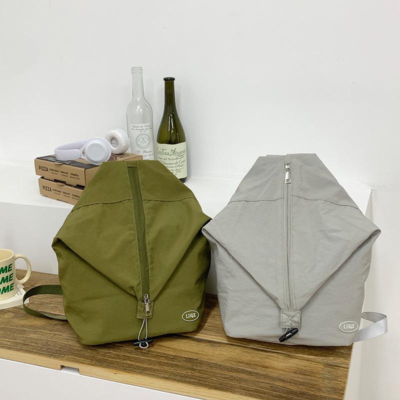 Zaino in Nylon dal Design di Nicchia per Donna Borsa a Spalla Personalizzata Trendy Grande Capacità Zaino Semplice e alla Moda