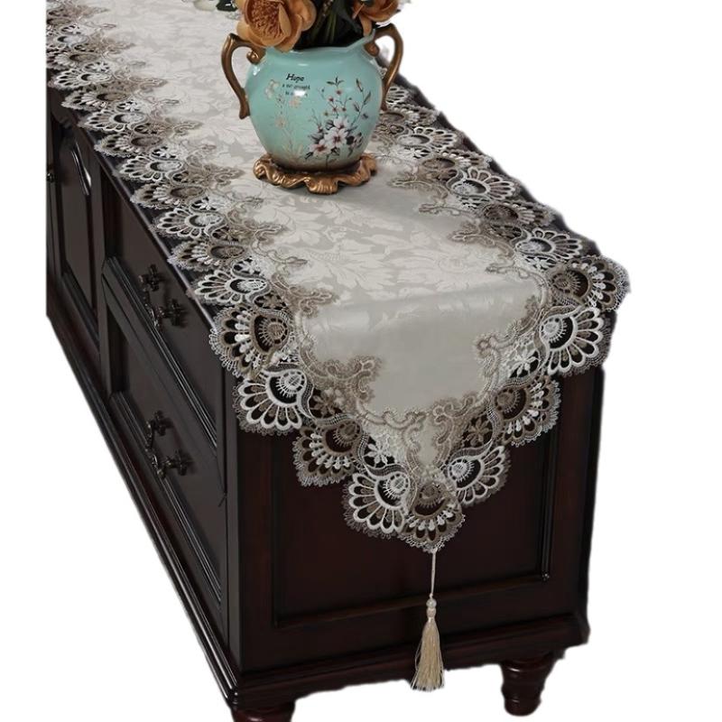 Neue Spitzen-Tischfahne, Netz-Spitze, Spitzenstoff, modische leichte Luxus-Tischdecke, bestickt, dreieckige Streifen, dekorativer Stoff, TV-Schrank-Tischdecke