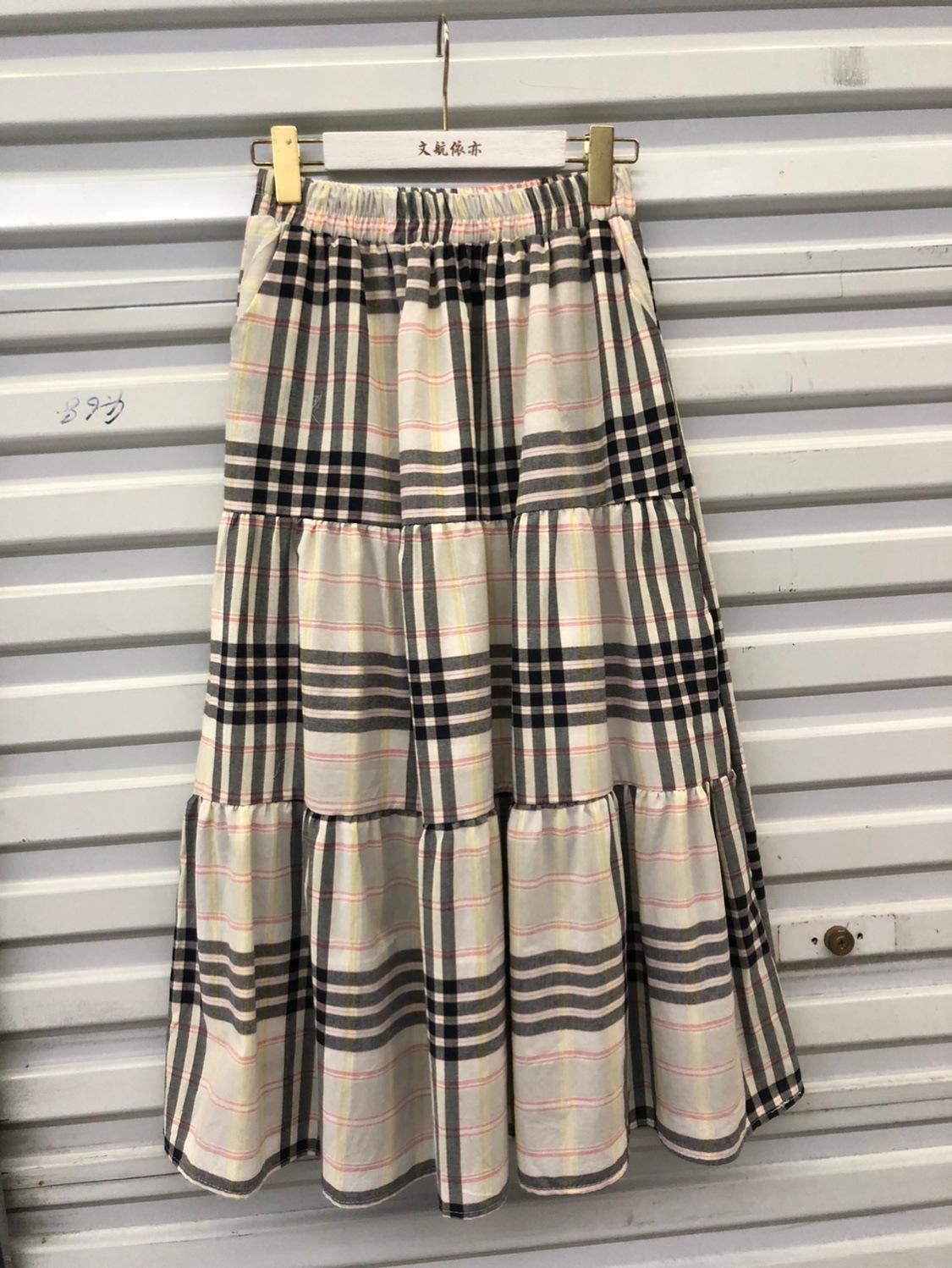 

Японские студенты повседневная клетчатая юбка женская весна 2025 мясистая покрывающая и тонкая сшивка юбка-торт A-word средняя и длинная юбка One Size абрикосовый