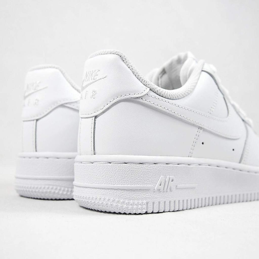 Nike WMNS AIR FORCE 1 Air Force 1 Klasik ABD Beden '07 BEYAZ/BEYAZ Kadın Düşük Üst Spor Ayakkabıları, Kadın Düşük, Beyaz, Model, DD8959-100, 8-25.0cm [Kullanılmış]