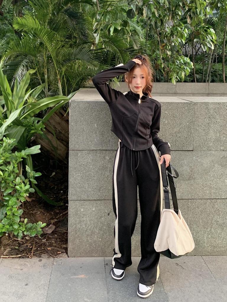 Women's Trendy Two-Piece Set: Velvet Cardigan Hoodie & Wide-Leg Pants for Autumn/Winter 2025 Fashion.