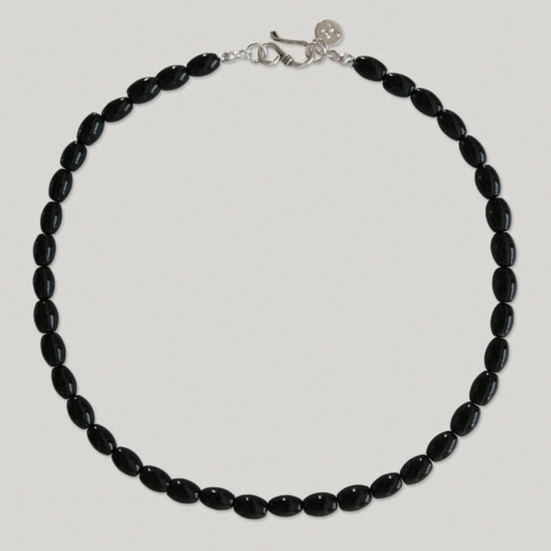 

LEUNI Onyx Silver Necklace_Ellipse black
