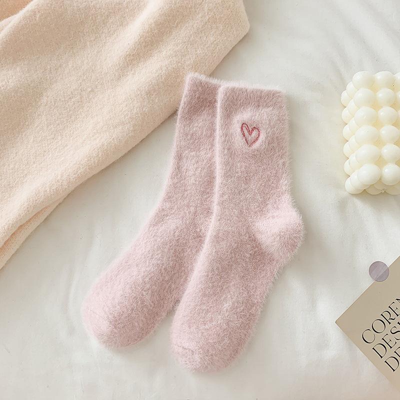 Zhuji Women's Mid-Calf Mink Velvet Heart Jacquard Sleep Socks - Warm & Thick for Autumn/Winter