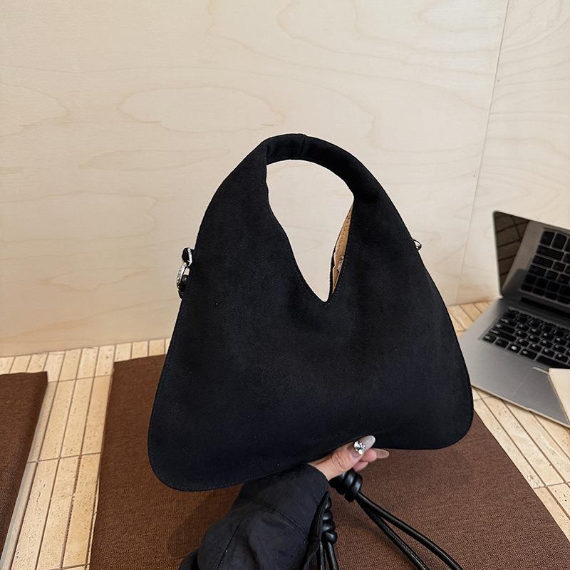 

Винтажная замшевая сумка большой вместимости женская новая осенне-зимняя универсальная мягкая сумка-мессенджер на плечо для通勤 чёрный