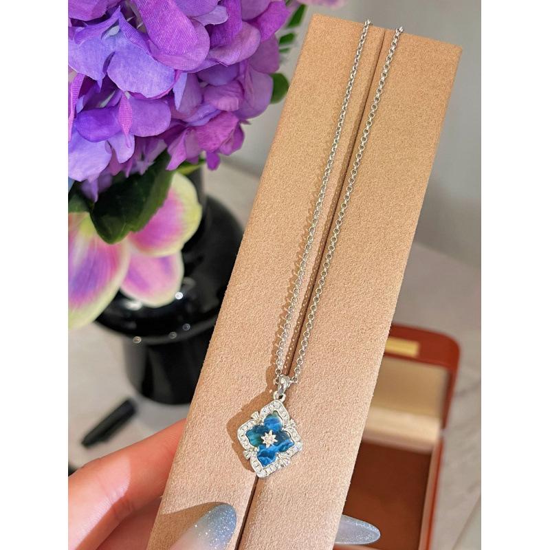 Vintage Italian Buchi Clover Blue Phosphorus Grey Necklace Bracelet Earrings Flower Set Premium Versatile Jewelry