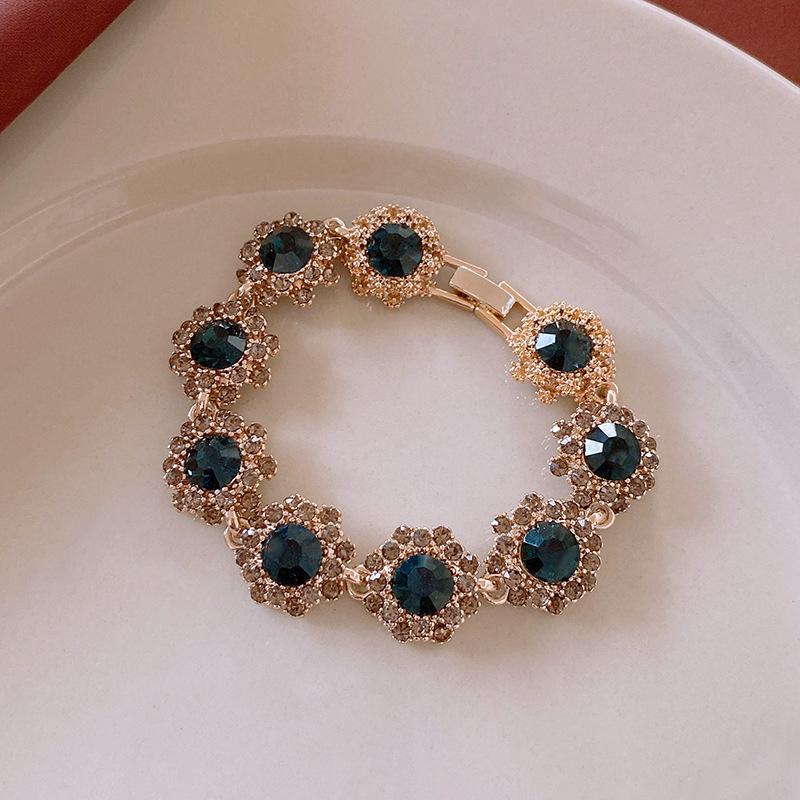 Náhrdelník s květinou z vsazených diamantů a retro náramek s náušnicemi - Evropský a americký styl Klíční kostní řetízek Špičkové šperky