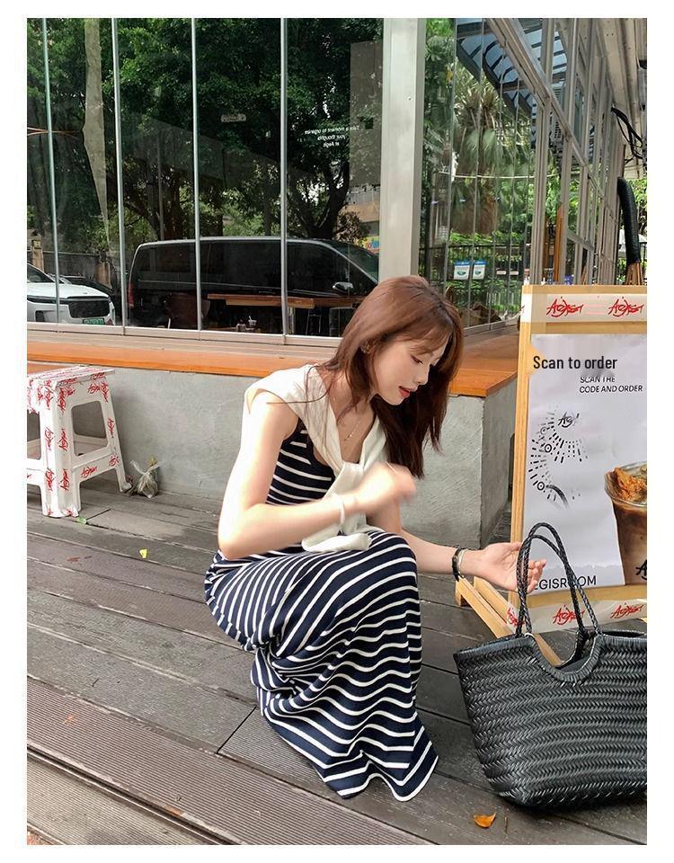 Neues Mode gestreiftes ärmelloses koreanisches glockenförmiges Kleid