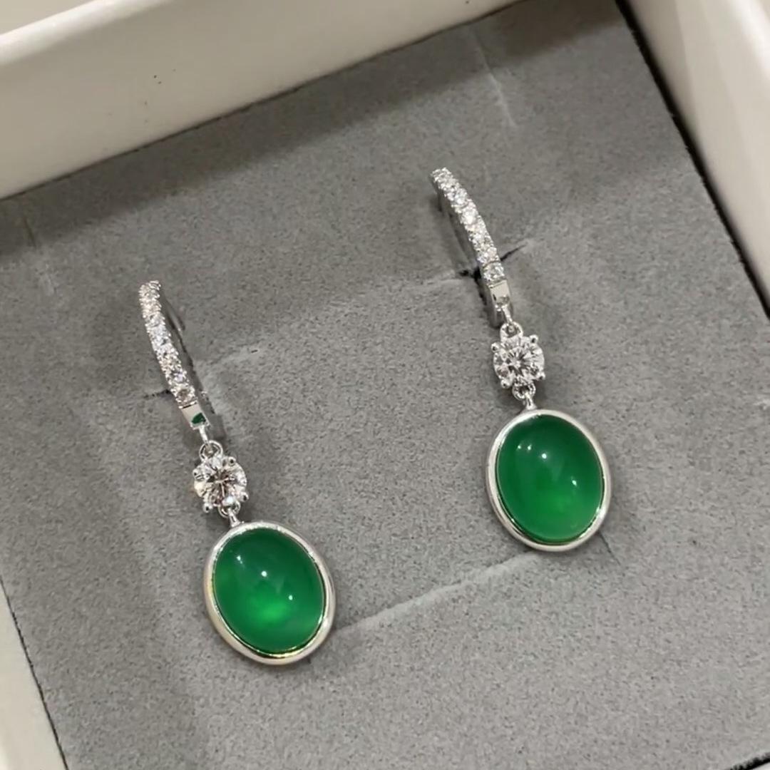 

Xiancan S925 Silver Green Chalcedony Earrings - Elegant and Simple Style 925 Silver
