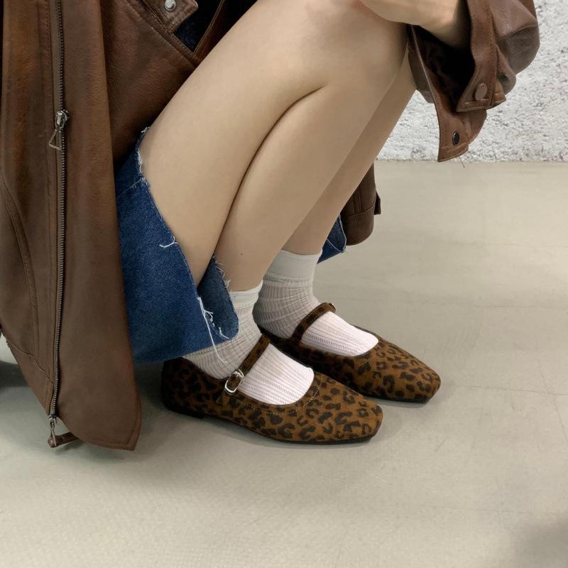 Flat Bottom Square Head One Word Mary Jane Single Shoes Women's Shoes 2025 New Spring and Autumn Versatile Retro Soft-soled Grandma Shoes