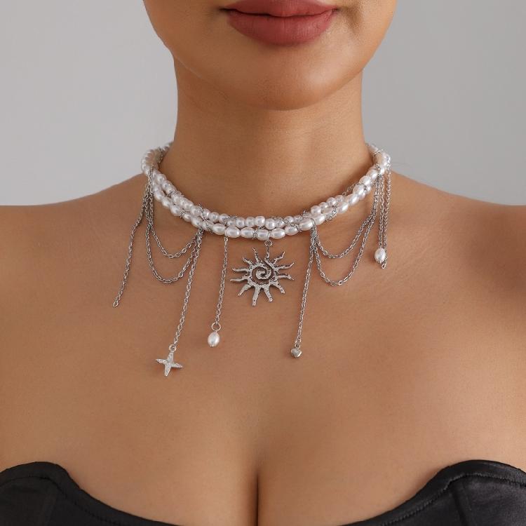 Trendige florale Anhänger-Halskette mit Stern- und Fransenakzent, leichte verstellbare Kette für stilvolle Damen-Looks