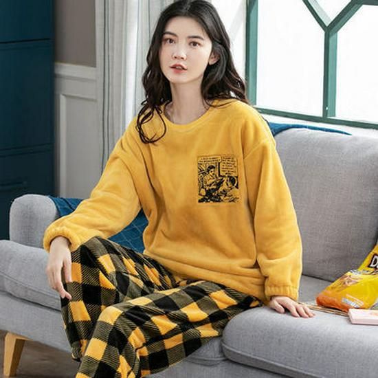 Women's Long-Sleeve Flannel Pajamas - Cute Cartoon Coral Fleece Set for Fall & Winter