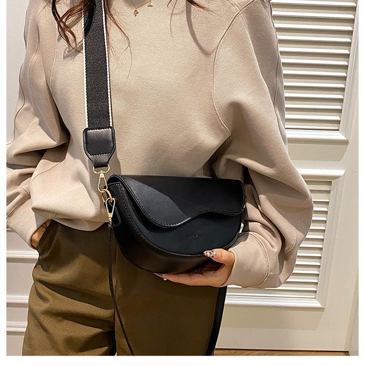 Retro Minimalist Saddle Bag for Women 2026 New Fashion Wide Strap Shoulder Crossbody Purse CLE