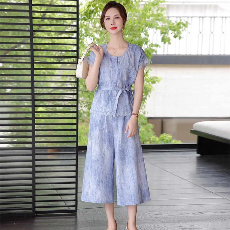 

2026 Summer New Elegant Two-Piece Top Set for Middle-Aged Women: Age-Defying, Comfortable Short-Sleeved Top XL светло-синий
