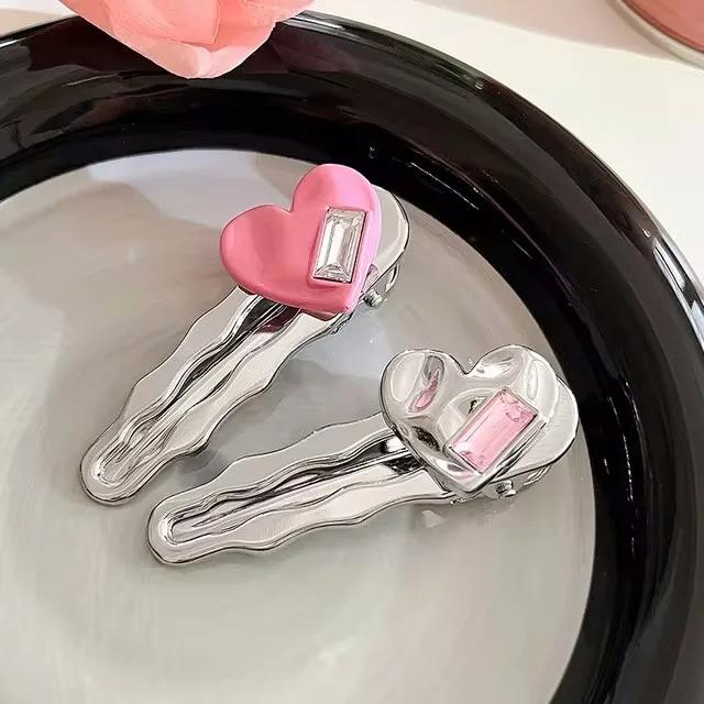 Metal Love Rhinestone Hair Clips Women's Hairpin Sweet Cool Bangs Side Duckbill Clip Hair Barrettes Korean Girls Headwear