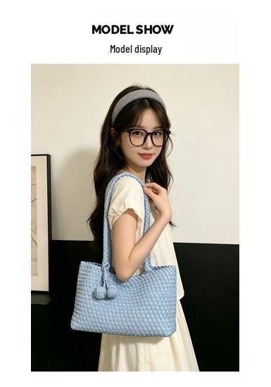 Hand-Woven Large Capacity Women’s Bucket Tote - Spring/Summer 2026 Collection