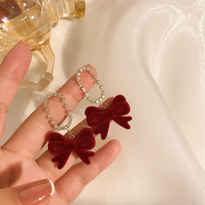 2024 D Retro Wine Red Velvet Rose Pearl Earrings: Hong Kong Style, Autumn/Winter Trend