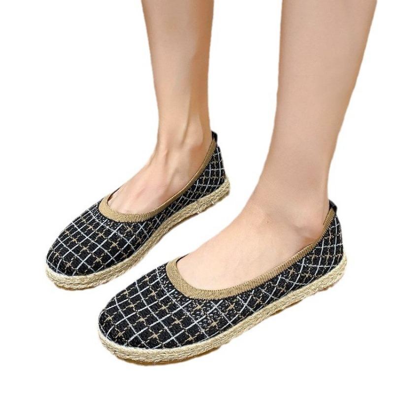 Autumn New Large-size Fly-woven One-pedal Round-head Single Shoes Breathable Women's Casual Knitted Shoes