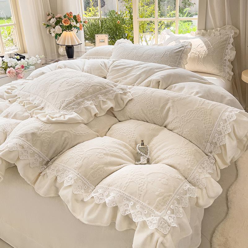 

French Lace Thickened Milk Fleece Double-Sided Baby Fleece Four-Piece Set 1.5 1.8m 4pc вершковий