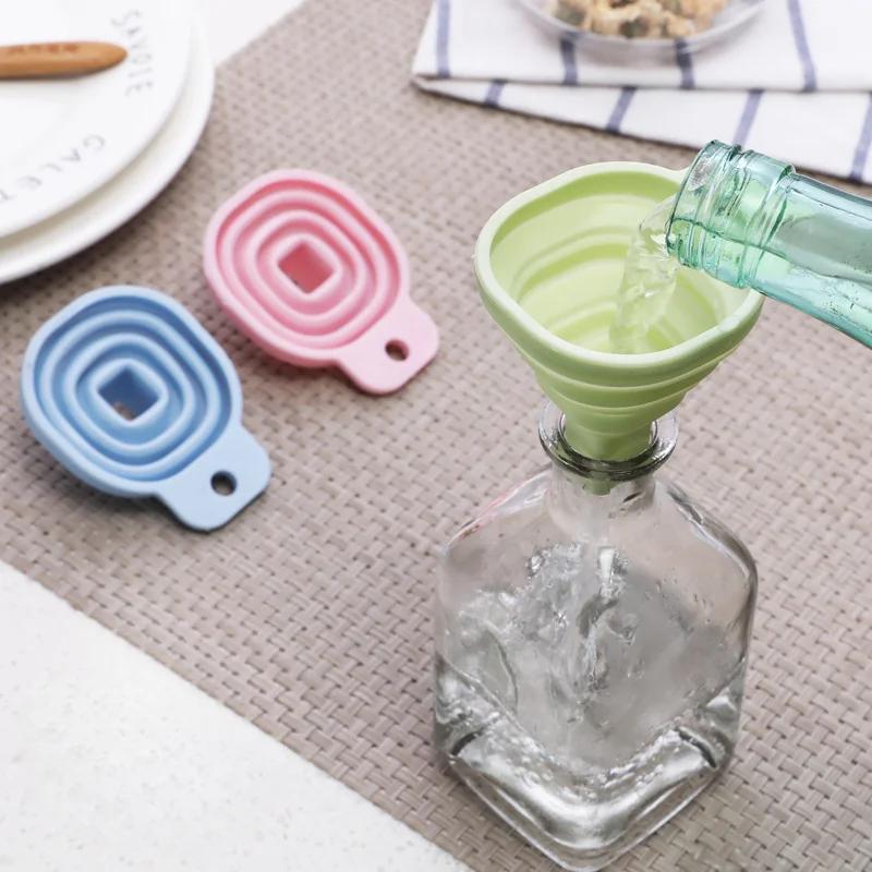 

Mini Foldable Silicone Collapsible Portable Funnels Be Hung Household Liquid Dispensing Kitchen Tools Oil Leak Liquid Dispensing зелёный
