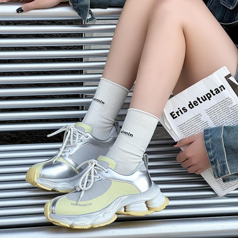 Dad Shoes Mädchen 2025 Neu Dicksohlige Vielseitige Höhenvergrößernde Mesh Atmungsaktive Sneaker Leichte Weichsohlige Ultraleichte Freizeitschuhe