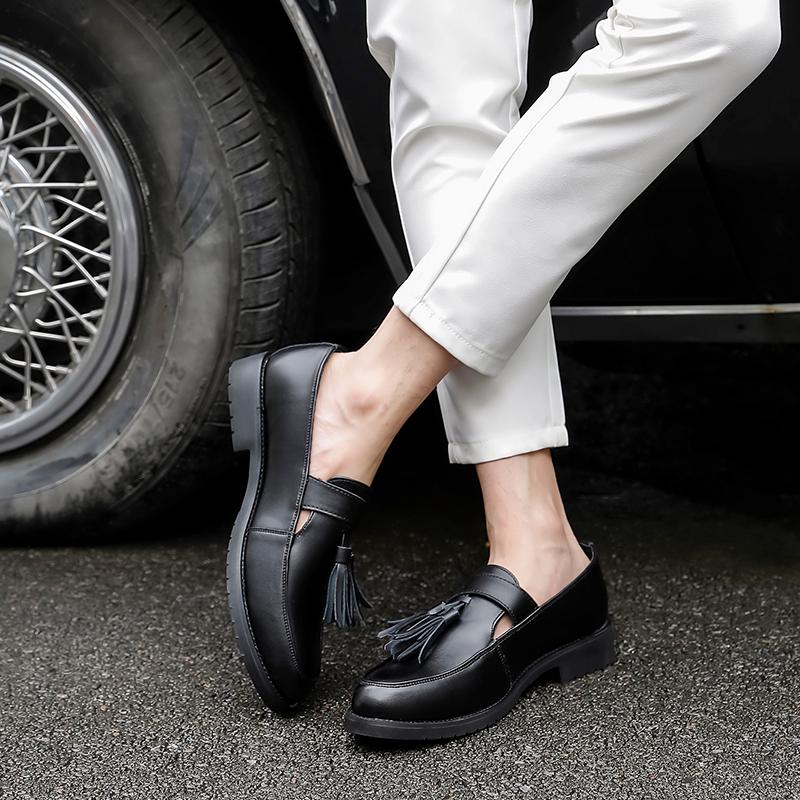 Fashion New Platform Tassels Loafers Men Black and White Wedding Party Casual Shoes Formal Business Shoes Slip on Leather Shoes
