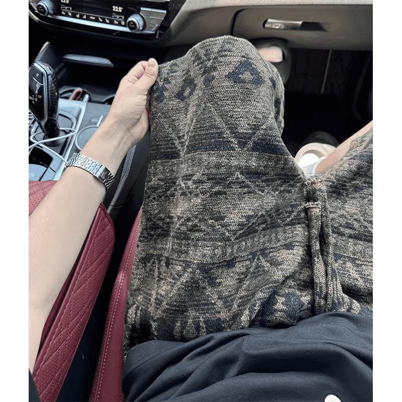 Men's Trendy Retro Knit Shorts: Ethnic Print, Over-the-Knee, Versatile Mid-Length Design