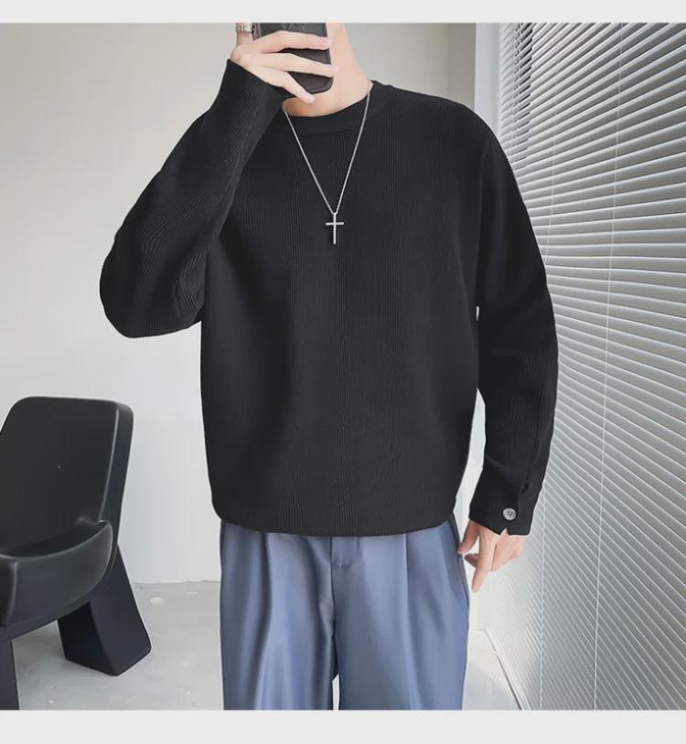 Weißer Herrenpullover mit Rundhalsausschnitt und geteilten Ärmeln