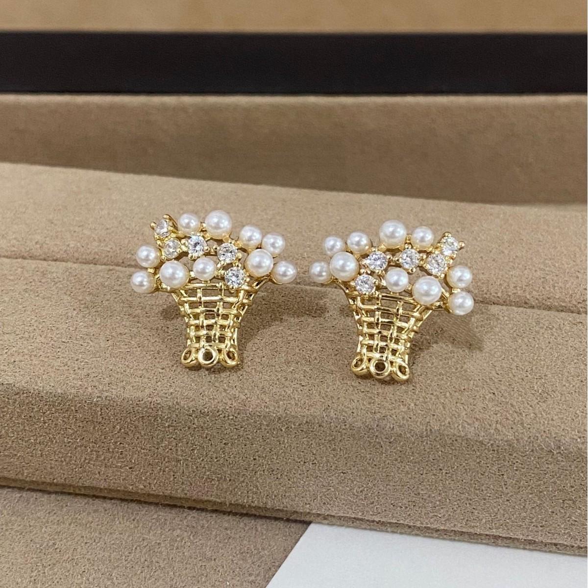 Exquisite French Zircon Pearl Bouquet Stud Earrings - Sweet, Light, and Versatile Luxury Fashion