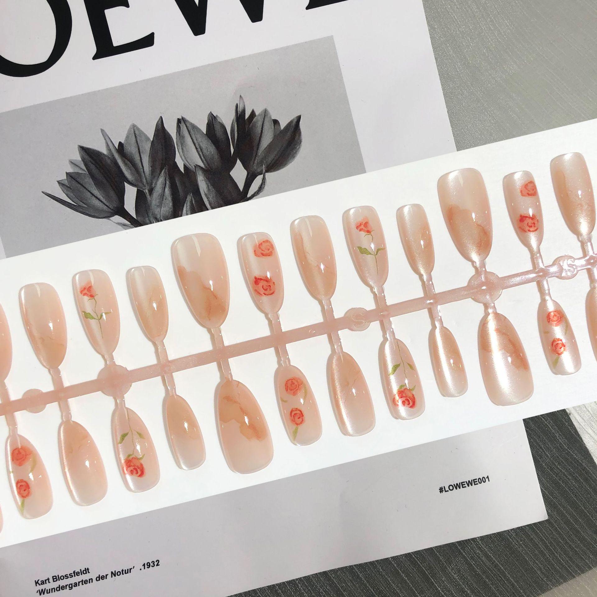 

Blush Heart Almond Cat Eye Handmade Nails with Simple Lines - 30 Sweet Whitening Manicure Tips